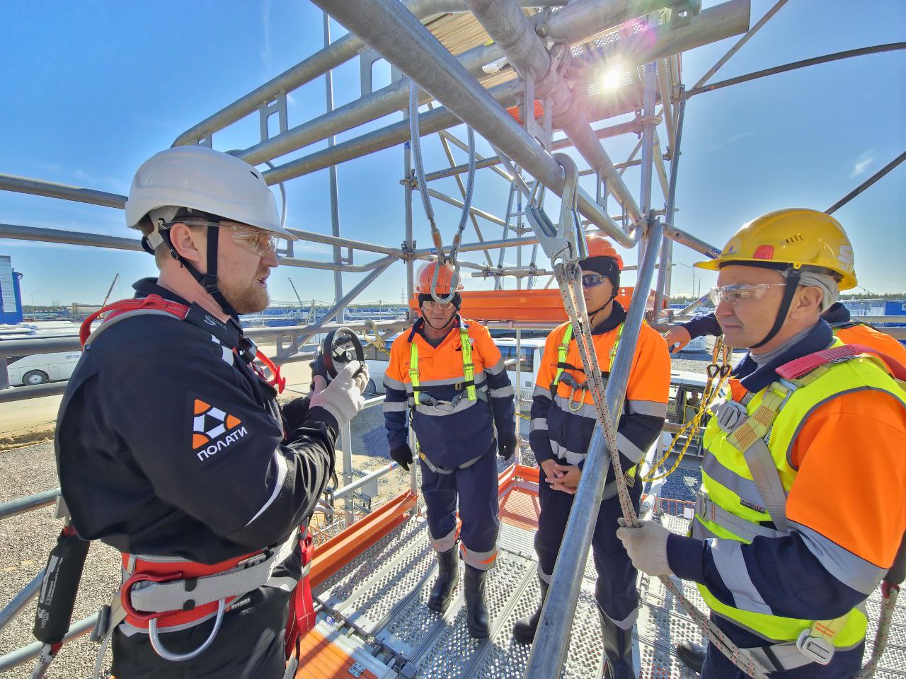 Учебный центр ПОЛАТИ: обучение сотрудников Велесстрой на объекте ПО Усть-Луга